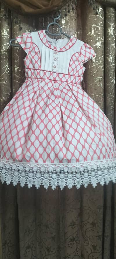 Red : Rs 1200 , Blue Rs 1200