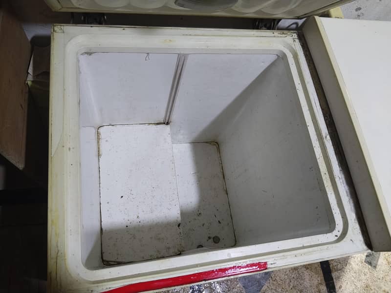 waves deep freezer 4