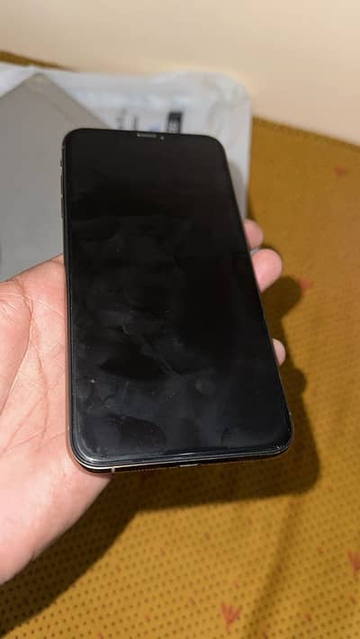 I Phone Xs Max 64GB Waterpack Golden. .