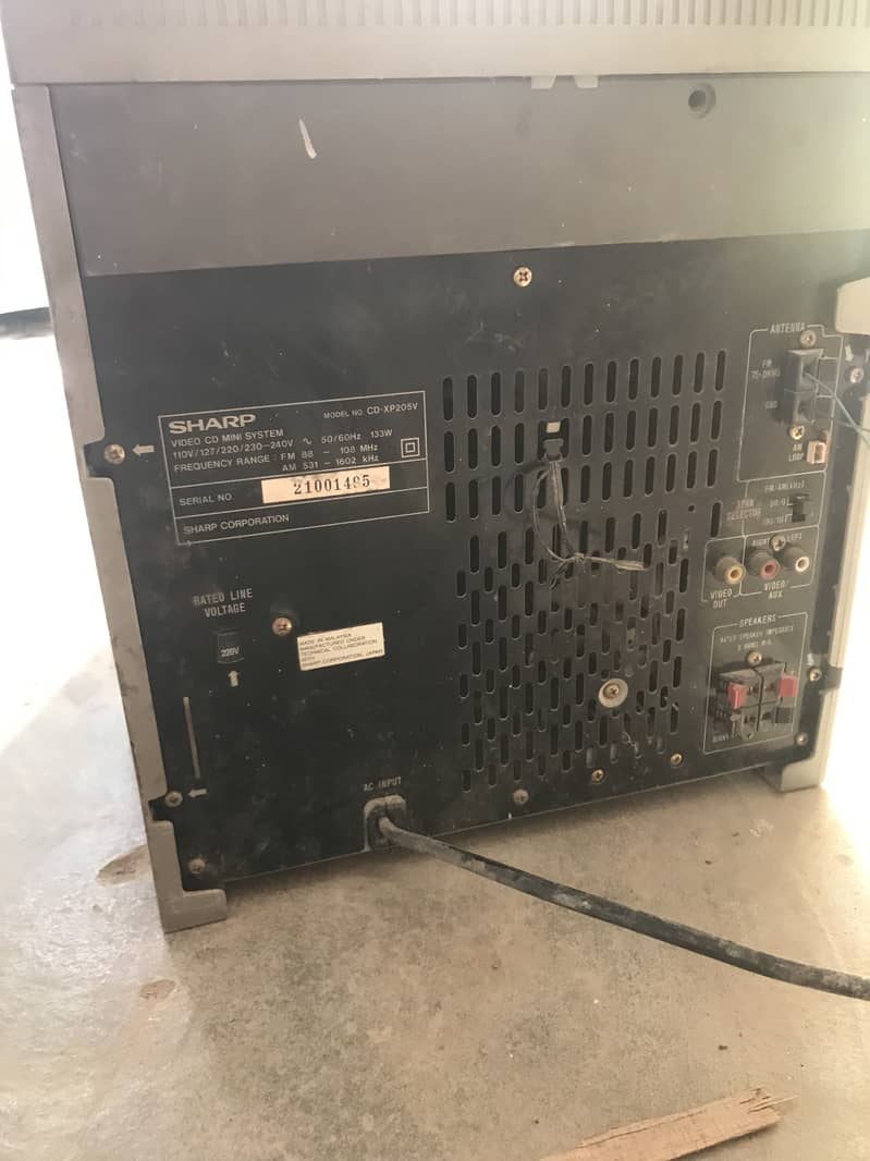 Sharp multimedia system Amplifier model CD-XP205V 1