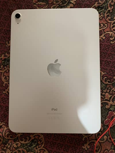 9/10 iPad 10 generation 64gb with out box and charger