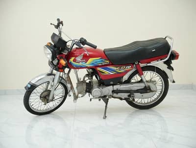 2021 model honda CD 70 Japani. mardan number 10/10 condition