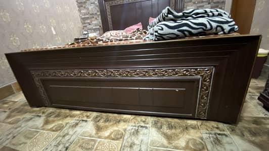 Bed and side tables plus dressing table