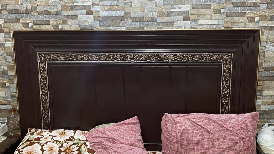 Bed and side tables plus dressing table 2