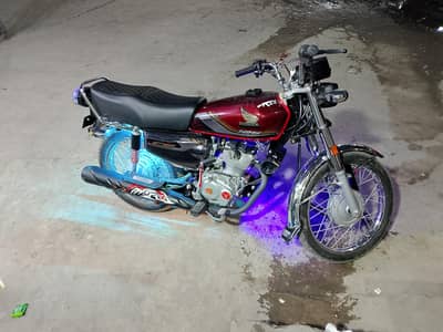 sg 125 Honda salf start 5 gear 4000 chla only
