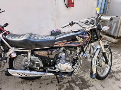Honda 125 all Punjab register new condition all ok sound less