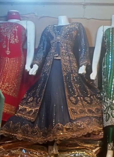 Need accountant for clothes firm