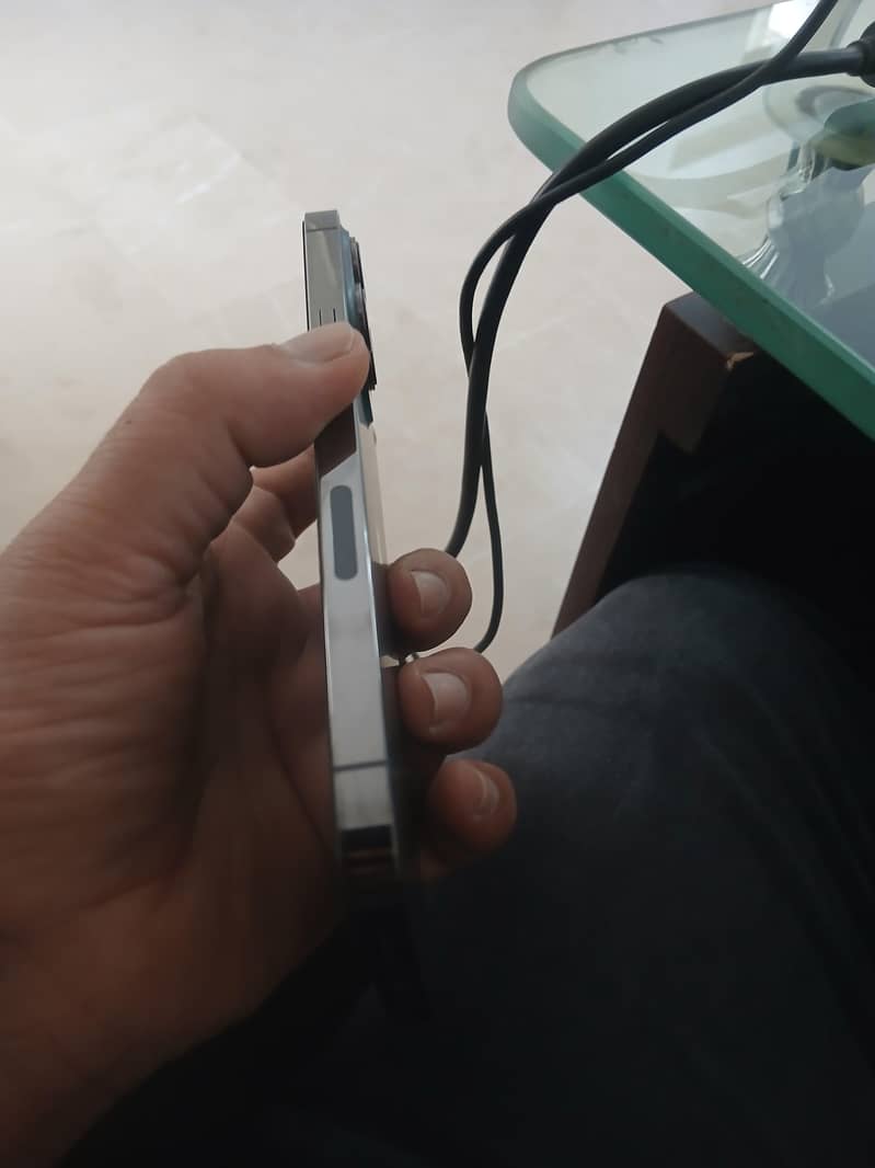 iPhone 13 Pro Max 4