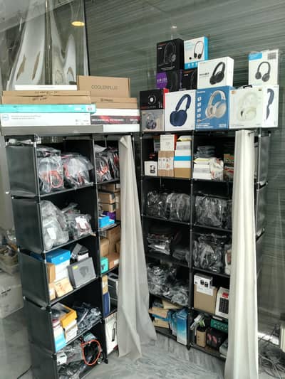 Headphones,Webcam,Keyboard Mouse,Docking stations, Power Banks Etc.