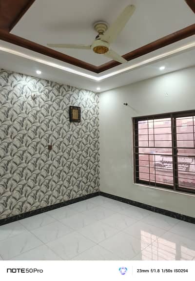 10 MARLA UPPER PORTION WITH GAS FOR RENT IN PUNJAB SOCIETY PHASE 2 COLLEGE ROAD LAHORE