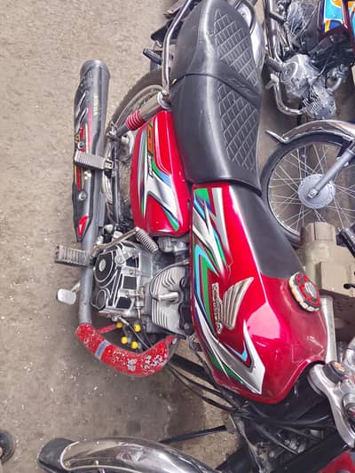 Honda 2023 Model very good condition Red color 03204561702:03184142660