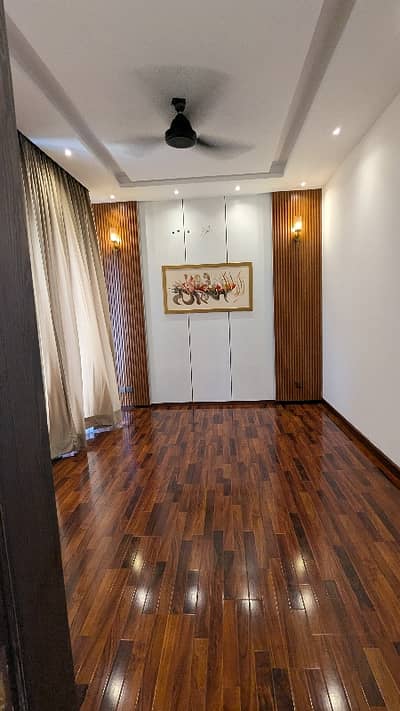 1 kanal Luxury House available for Rent Hot Location Bahria Town Lhr