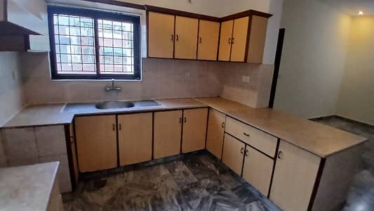 5 Lower Portion Available For Rent Good Location