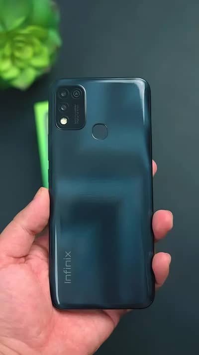 HOT 10 Play 4/64 Full box