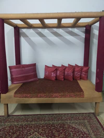 sofa available in used condition