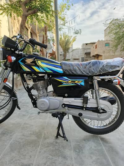Honda 125 Black