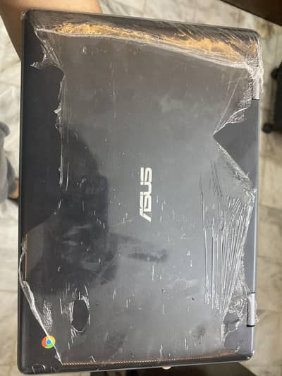 Asus Chromebook 11.6” touch screen 10/10 plastic still not remov