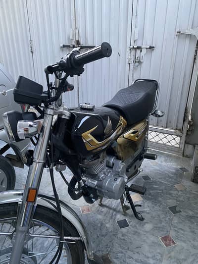 HONDA CG 125 GOLD EDITION (black)