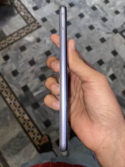 Vivo y20 4/64 all okay with box