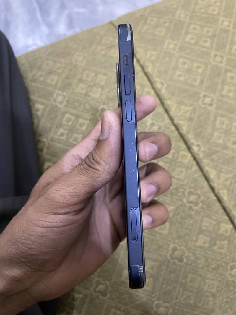 Apple iPhone 12 8