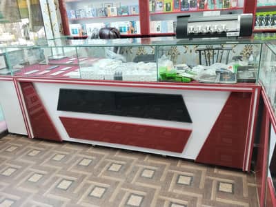 8 by 2.5 feet counter including mirror 8MM