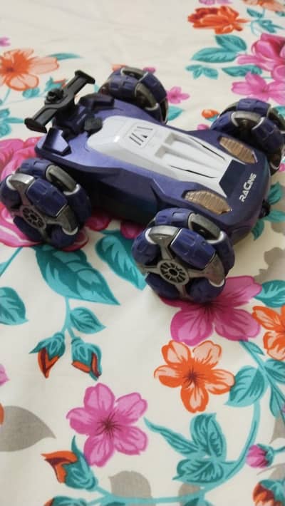 Toy car