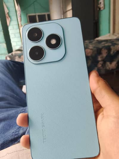 Tecno spark 20