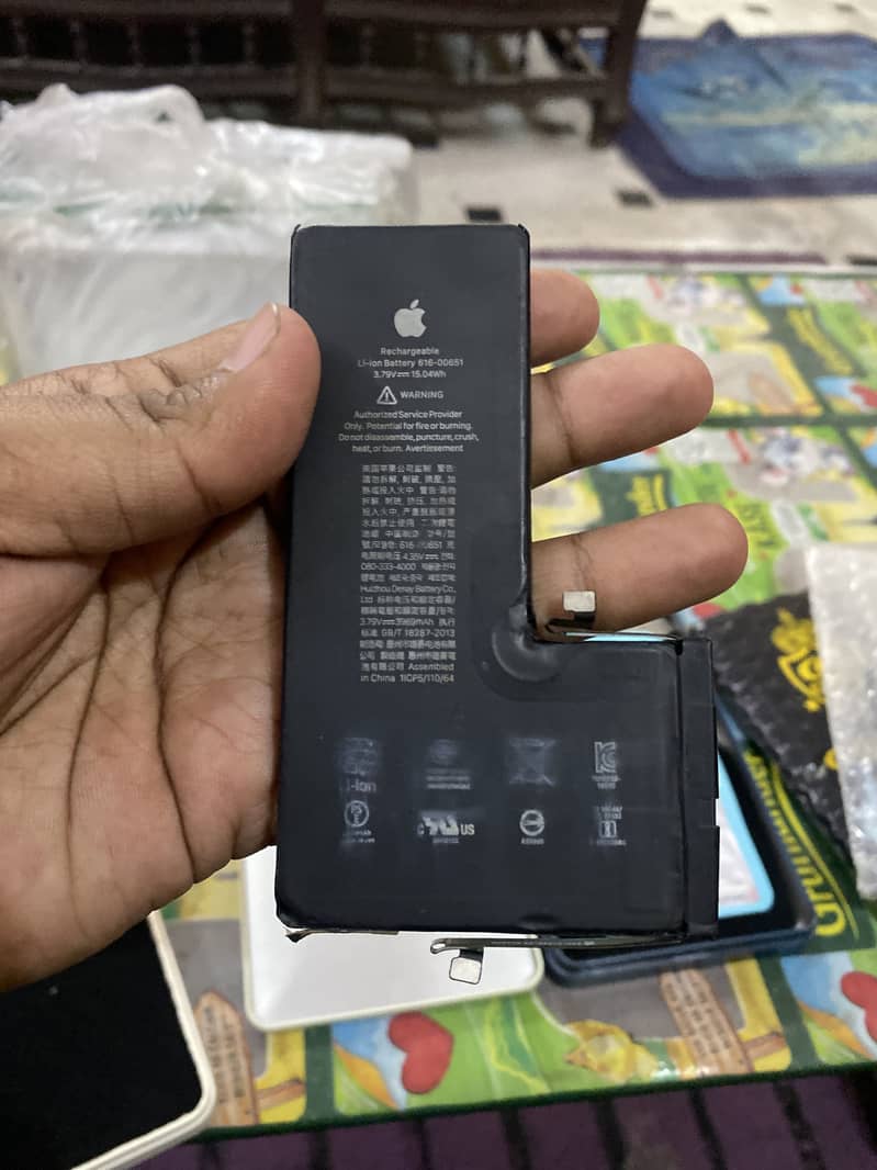 iphone 11 pro max 2