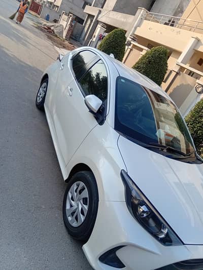 Toyota Yaris 21/25 full genuine available for sell