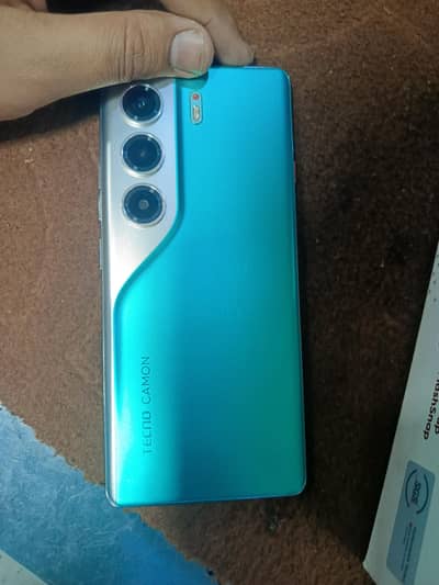 8 GB. . 256. g B. . 50 megapixel camera cover ambulan display