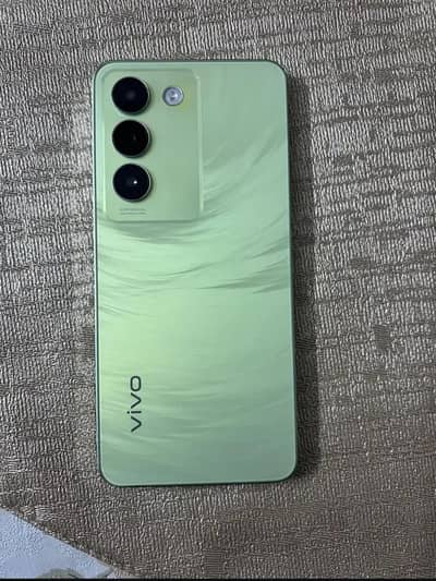 New phone 3 month use All ok 10 by 10 box charger complete 