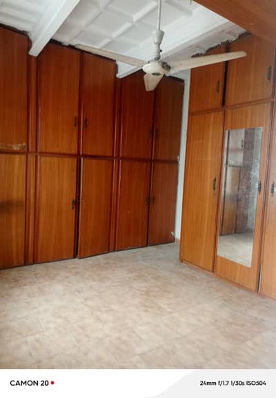 1 kanal double story house available for rent in model town lahore