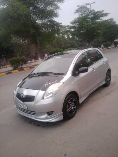 Toyota vitz first owner Total geniune inner