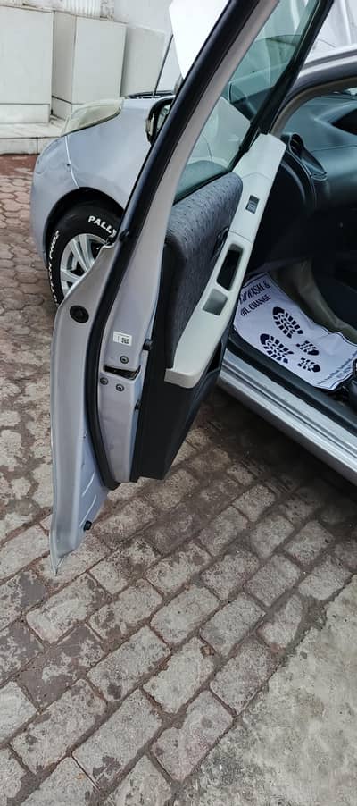 Toyota vitz 2010 model