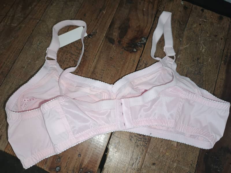 پریمیم فلورل ایمبرائیڈرڈ فل کوریج برا 5