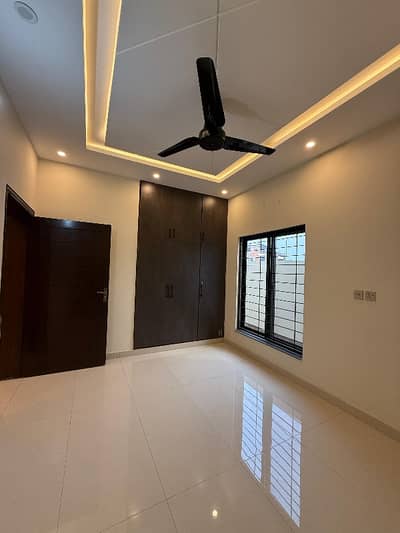 5 MARLA LOWER PORTION AVAILABLE FOR RENT