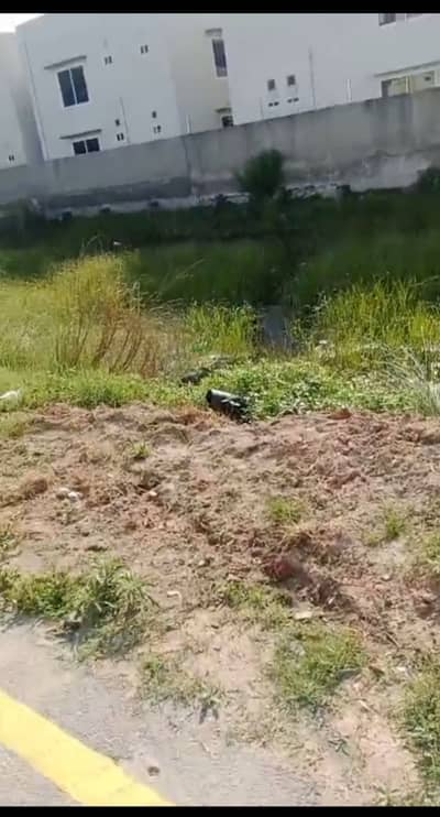 Big Plot for sale in Kent housing C block near park