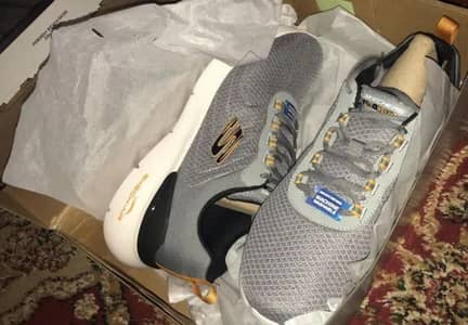 Joggers / Sketchers / Grey Size 9.5 US / 42.5 EUR