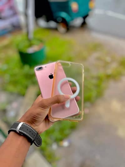 iphone 7 plus 128 GB  no open no repair PTA approved all ok
