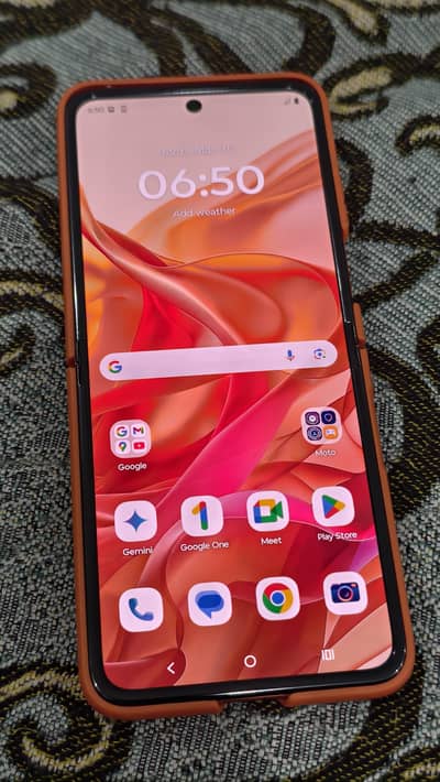 Matrola razr 50 Brand new just Box Open Sim time Available