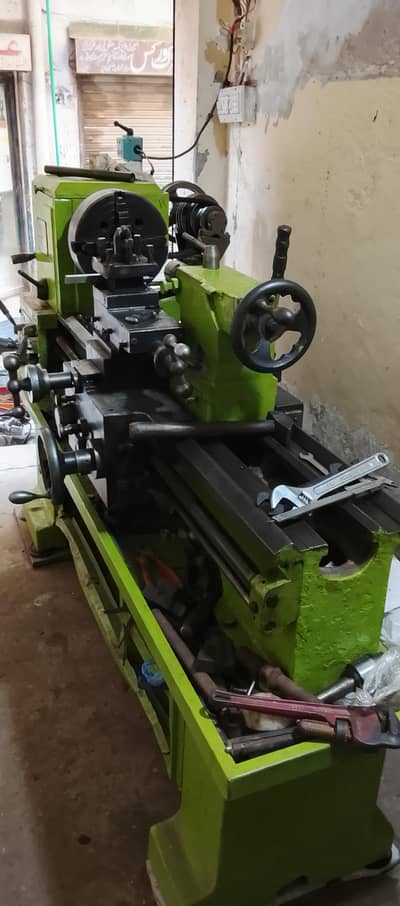 lathe machine