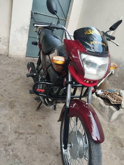 Urgent sell % genuine bike 141k sy kam waly rabta na kry kindly