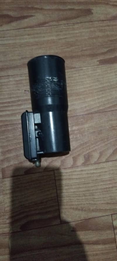 02 Good working 4 feet dish, 01 C & 01 Ku LNB, 01 2 FEET Dish