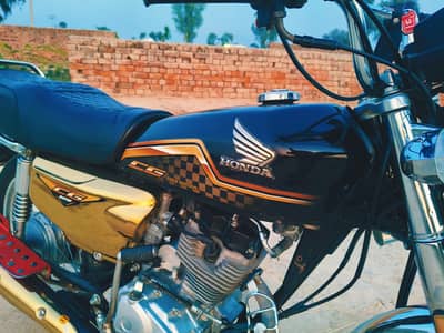 0326-7406398  Honda CG125 Spical Edition 2024 Self Start Gold