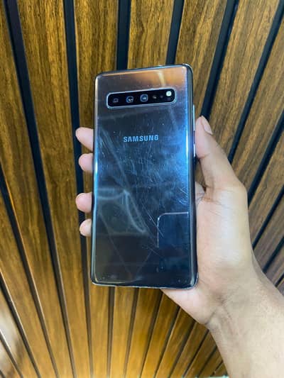 Samsung s10 5g dot or Halla se bal he Glas me