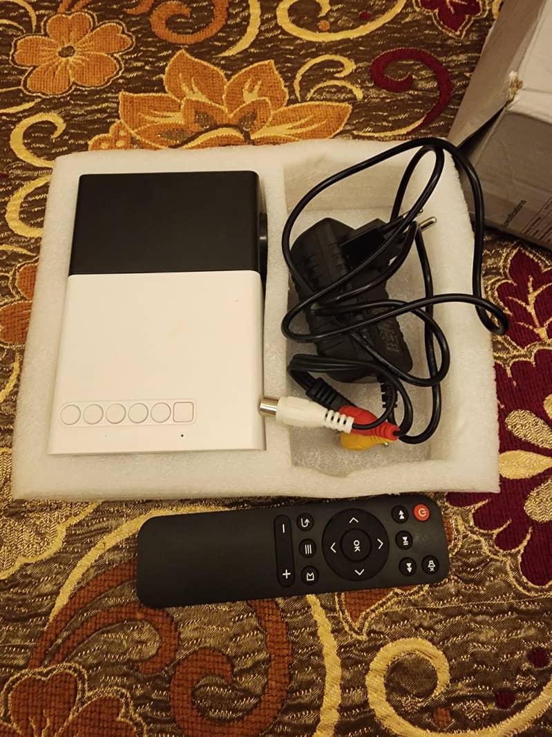 LED Mini Projector 0