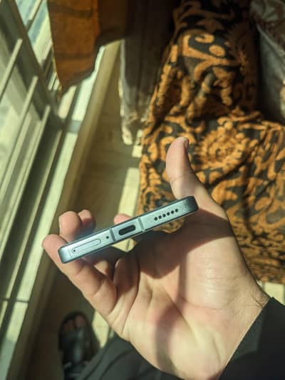 Poco F7 pro / Redmi K80 12/256 snapdragon 8 gen 3 120W charger  PTA