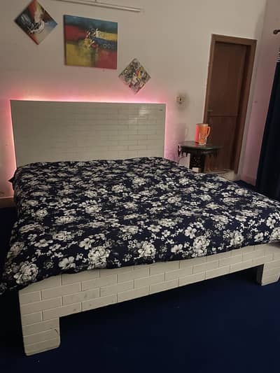 Excellent quality king size wooden bed with mattress