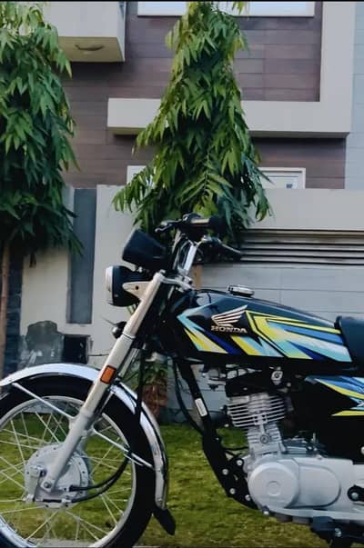 Honda 125 sal k leya hy 03124743448