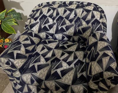 condition okay ha new hi ha  sell karna ha.